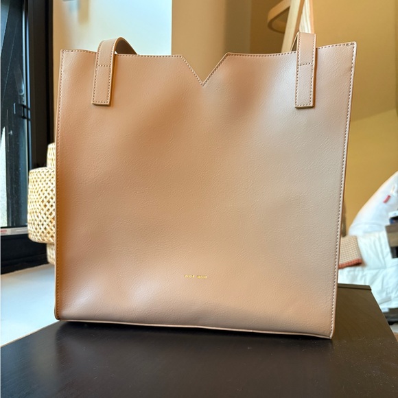 NWOT Pixie Mood Alicia Chic Tote Bag - Picture 2 of 6